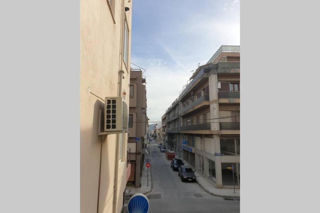 Central Studio Very Close To The Port Of Volos Luaran gambar
