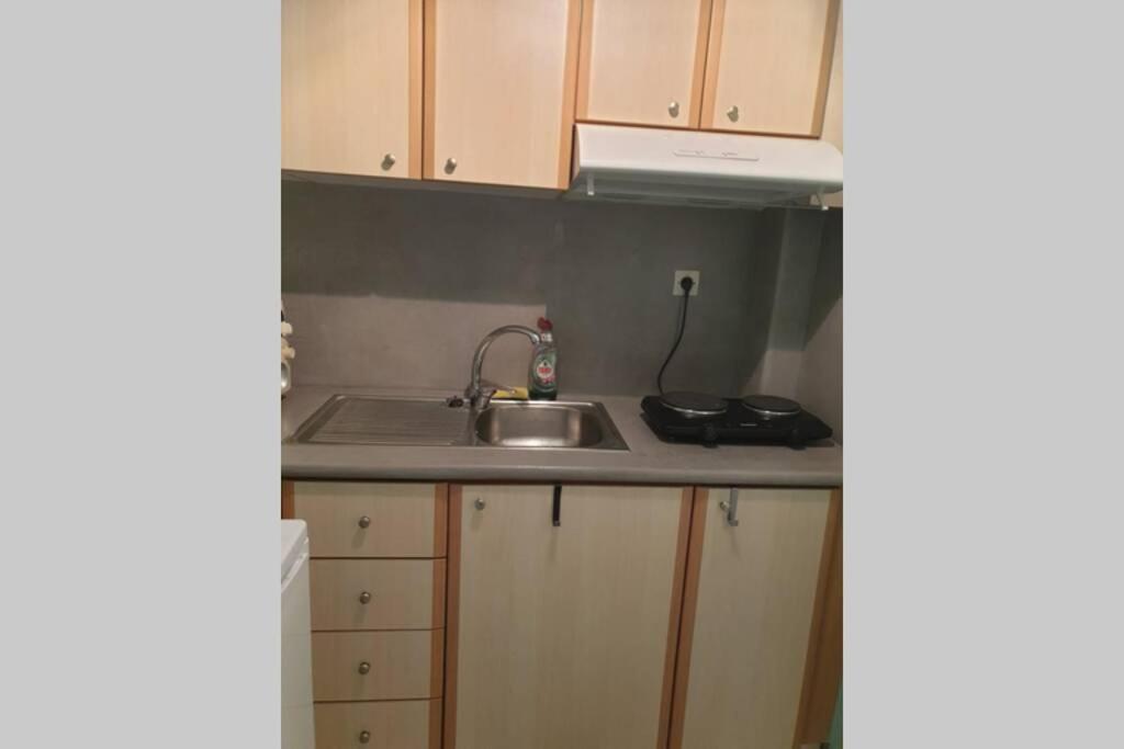 Central Studio Very Close To The Port Of Volos Luaran gambar